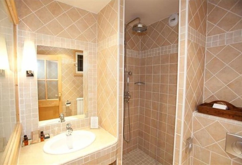 فندق Le Chalet D Auron Restaurant Et Spa