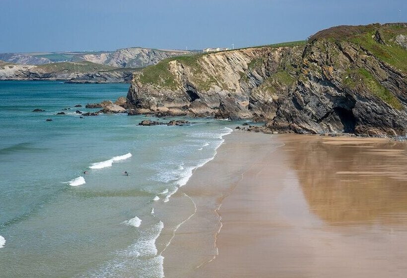 OYO Newquay Beach Hotel