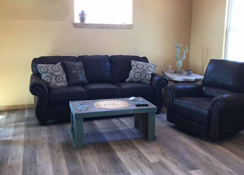 Отель Paisano Village Rv Park & Inn