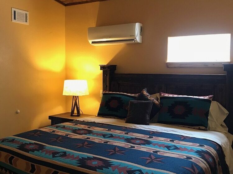 Отель Paisano Village Rv Park & Inn