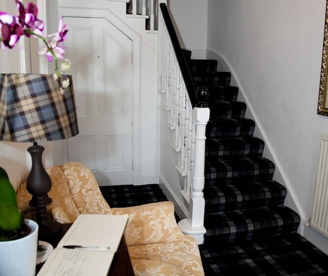 فندق Richmond House