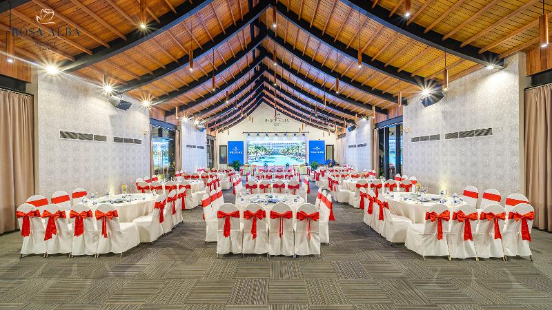 هتل Rosa Alba Resort & Villas Tuy Hoa