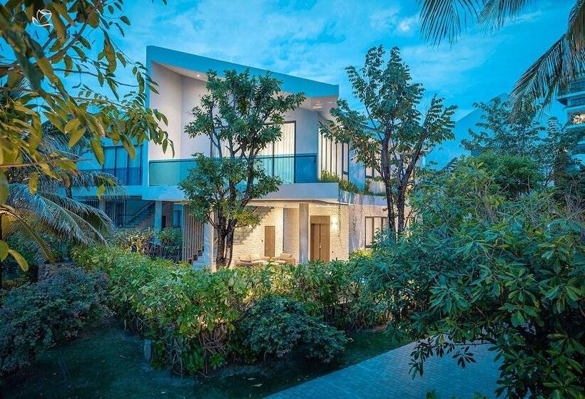 هتل Rosa Alba Resort & Villas Tuy Hoa