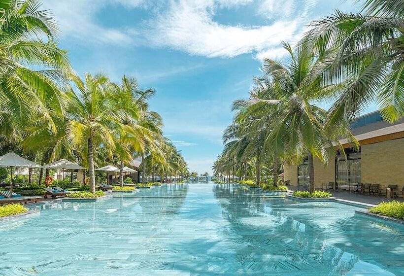 هتل Rosa Alba Resort & Villas Tuy Hoa