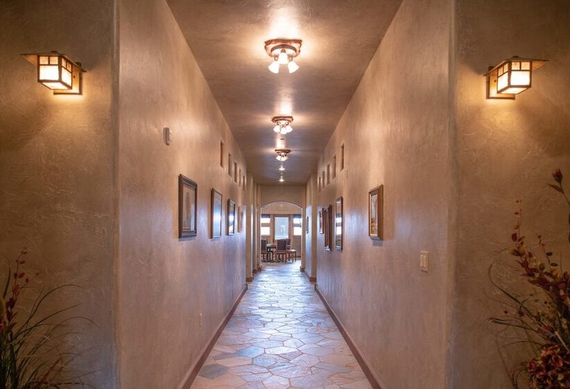 乡村酒店  Cougar Ridge