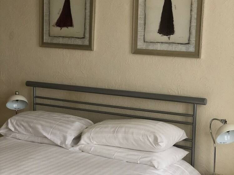 בית מלון כפרי The Hunt Lodge