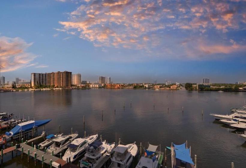 Intracoastal Yacht Club By Hosteeva
