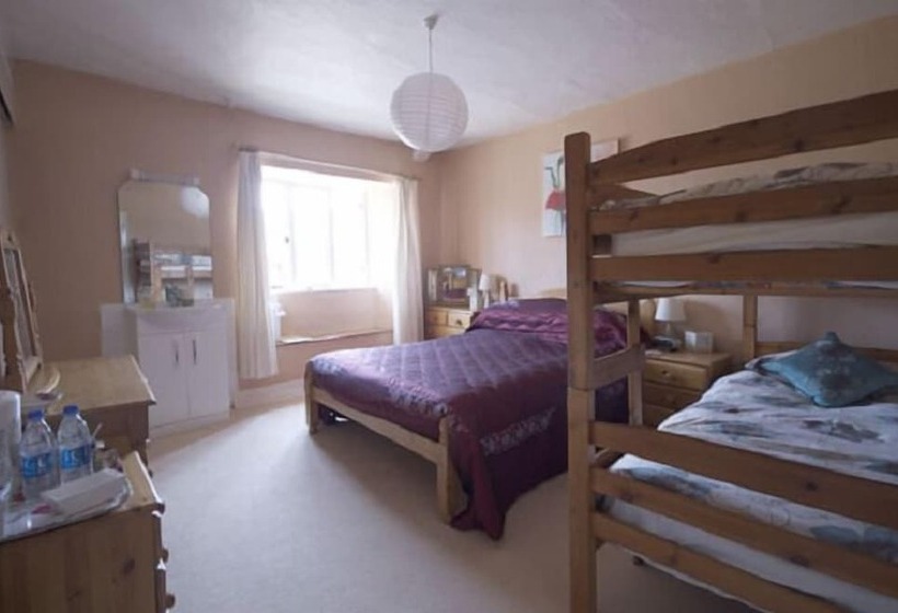 Kates Farm Bed And Breakfast