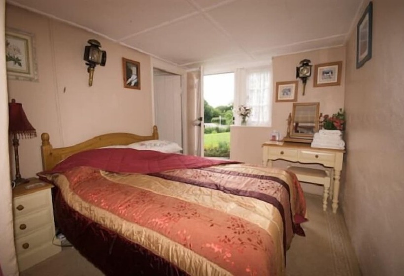 Kates Farm Bed And Breakfast