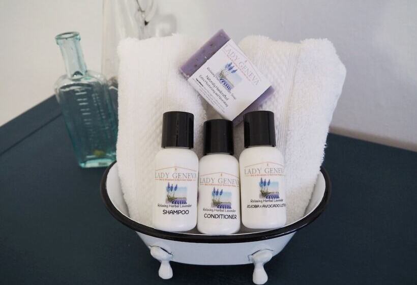 Lady Geneva Bed & Breakfast