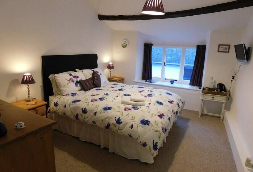 Middletown Farmhouse B&b