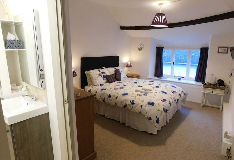 Middletown Farmhouse B&b