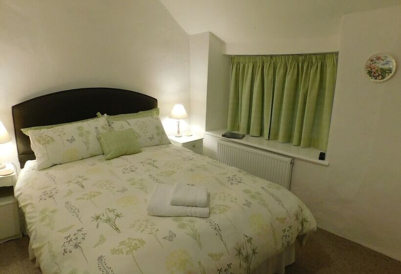 Middletown Farmhouse B&b