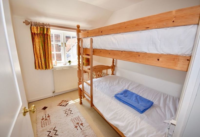 Mulberry Cottage  Cowes