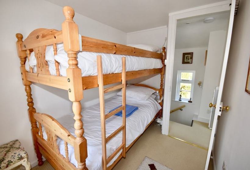 Mulberry Cottage  Cowes