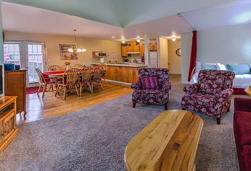 Oak Tower Townhouse 1.5 Blocks To Osf