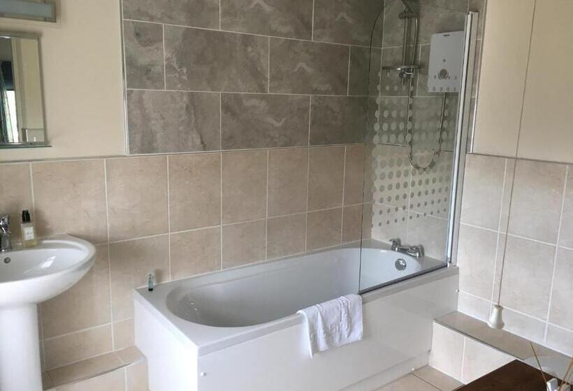 Peel House Apartments