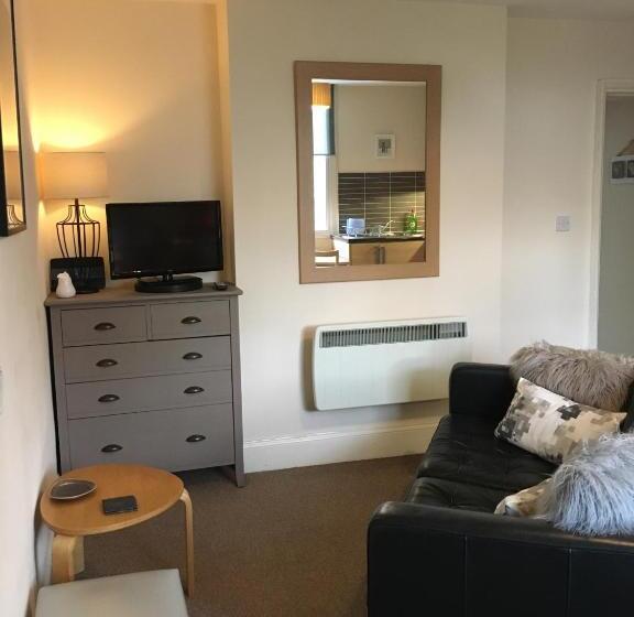 Peel House Apartments