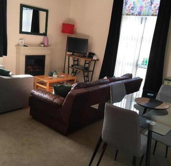 Peel House Apartments