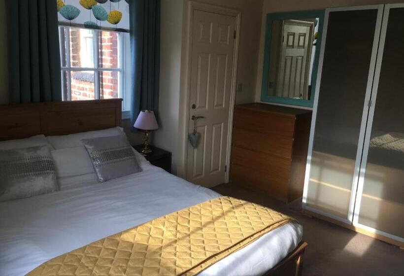 Peel House Apartments