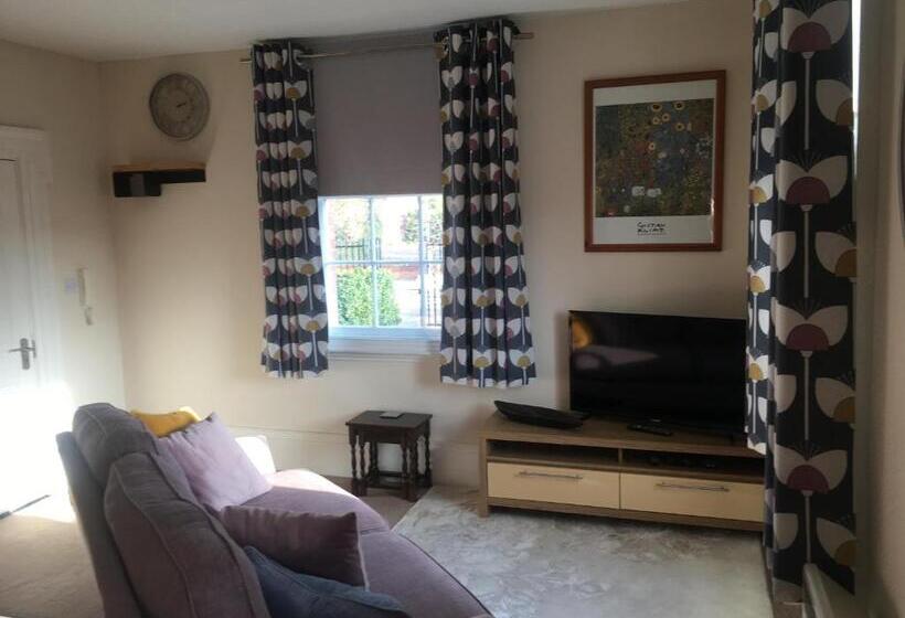 Peel House Apartments