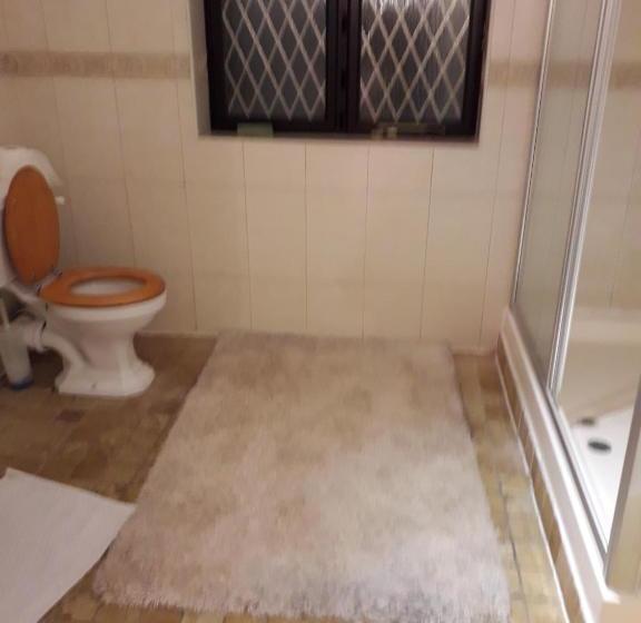 ペンション Elm House