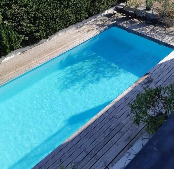 פנסיון Escale Villa