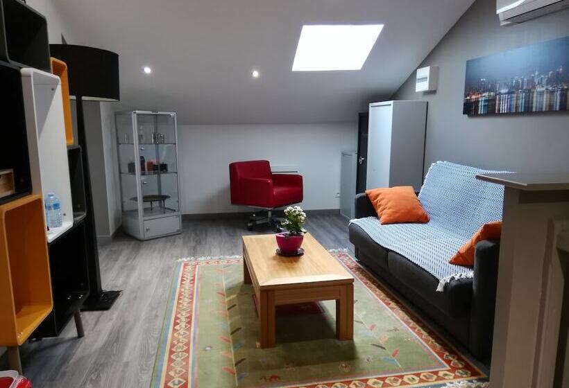 ペンション Jacaranda De Banaudon