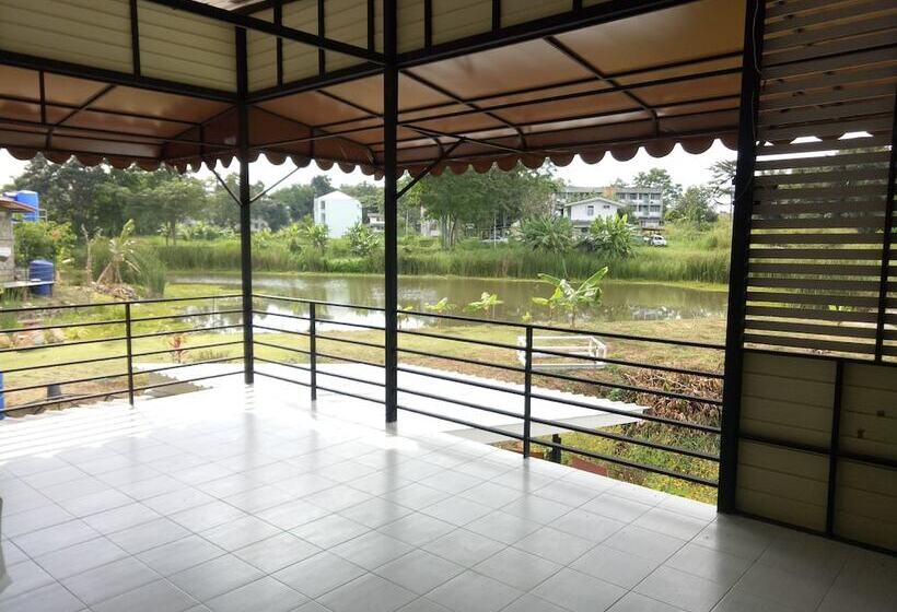 Pensió Kratommai Phuwaree