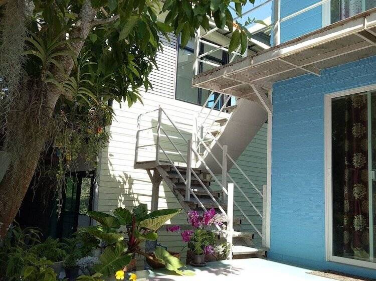 Pensió Kratommai Phuwaree