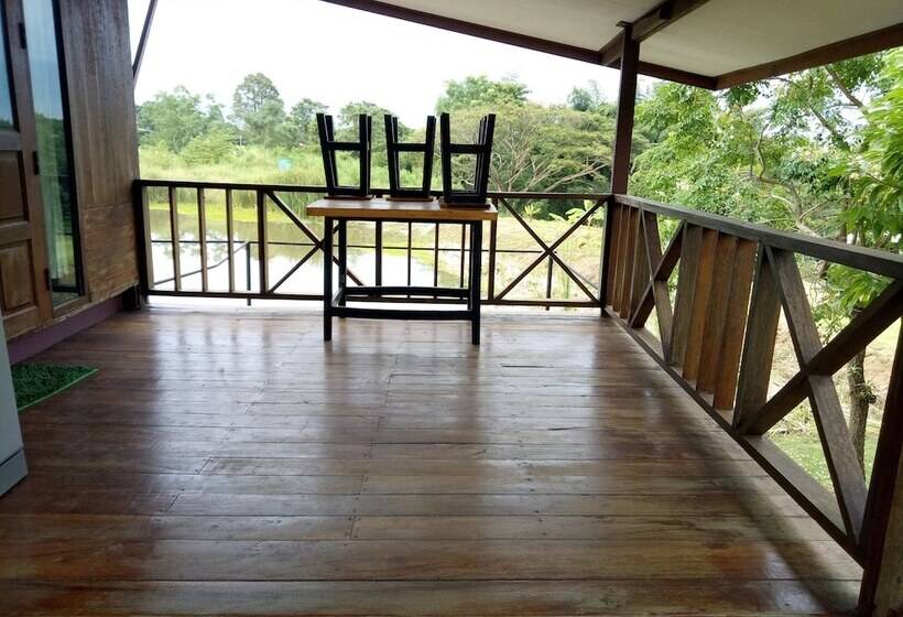 Pensió Kratommai Phuwaree