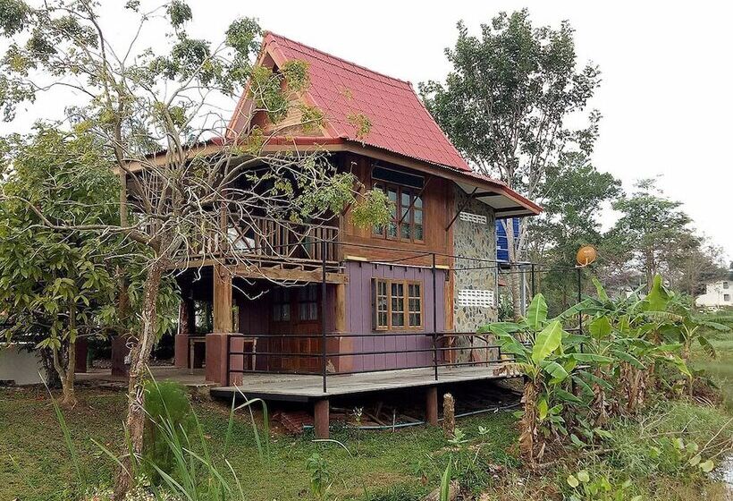 Pensió Kratommai Phuwaree