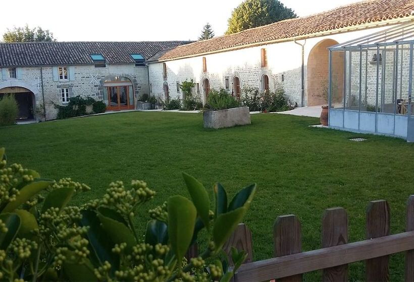 פנסיון Les Hauts De Chalonne