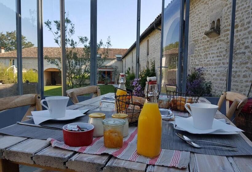 بنسيون Les Hauts De Chalonne