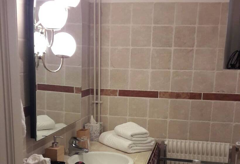 Пансион Chambre D Hotes Les Rives De La Tronne