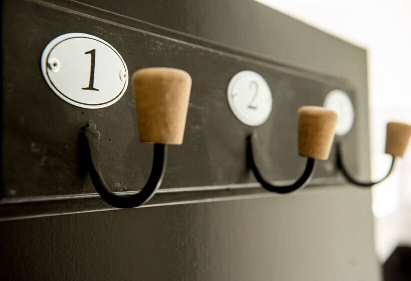 بنسيون Les Suites Du 17