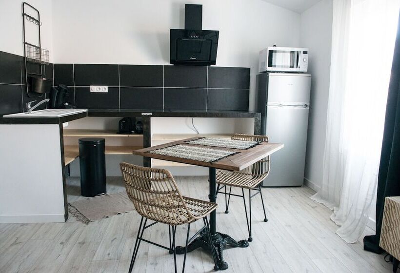 بنسيون Les Suites Du 17