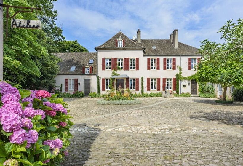 بنسيون Maison Le Village   Maison D’hôtes