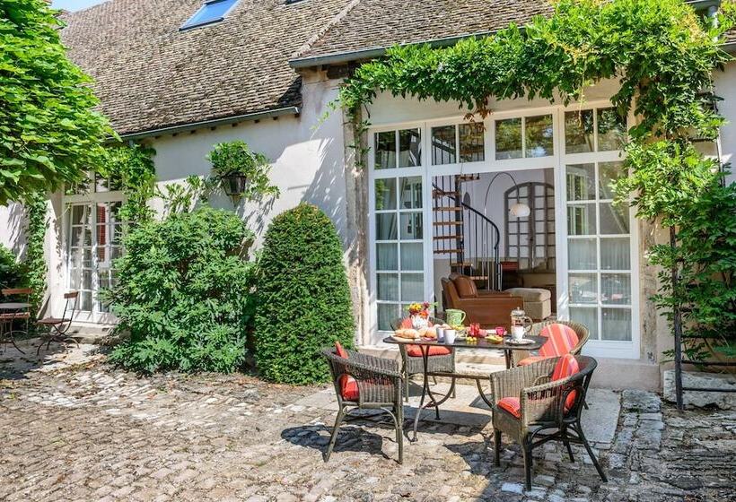 بنسيون Maison Le Village   Maison D’hôtes