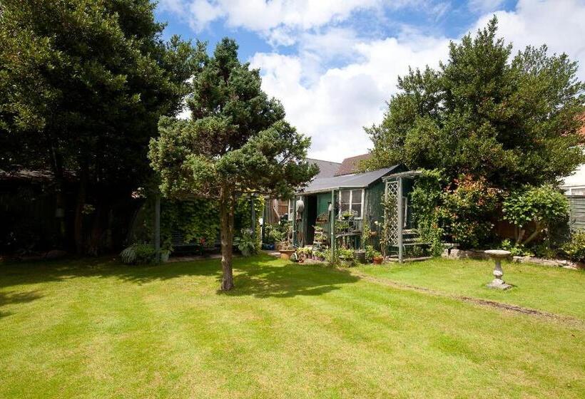 Пансион The Old House Guest House