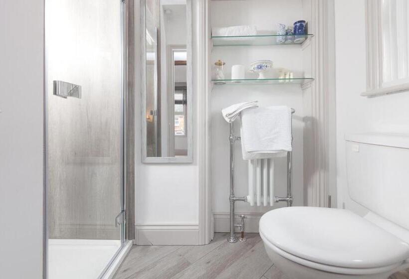 Пансион The Old House Guest House