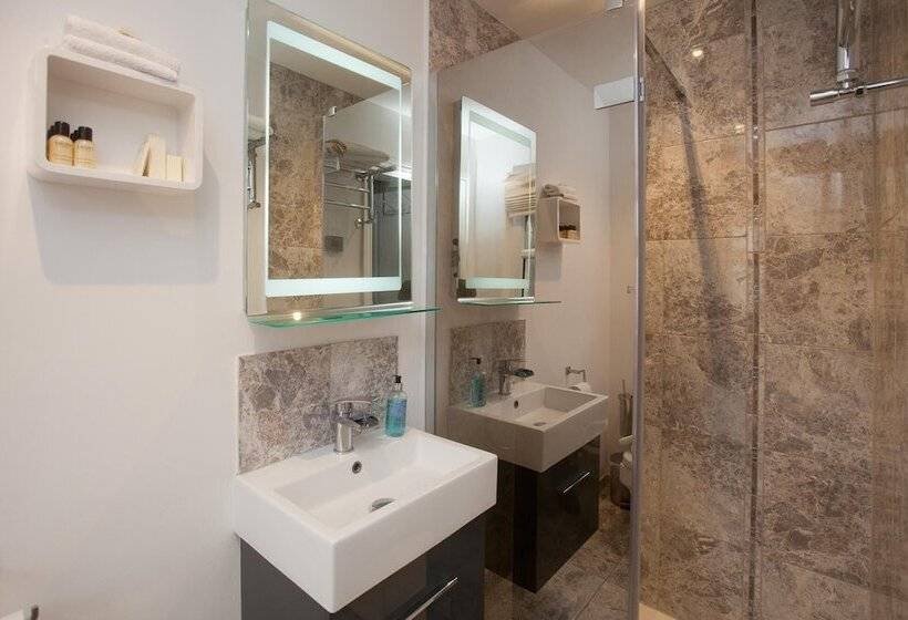 Пансион The Old House Guest House