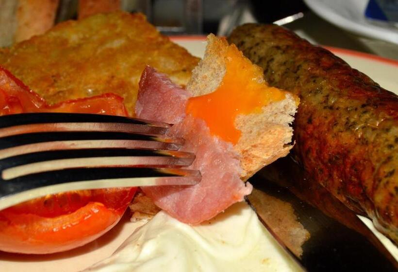 بنسيون The Russet House