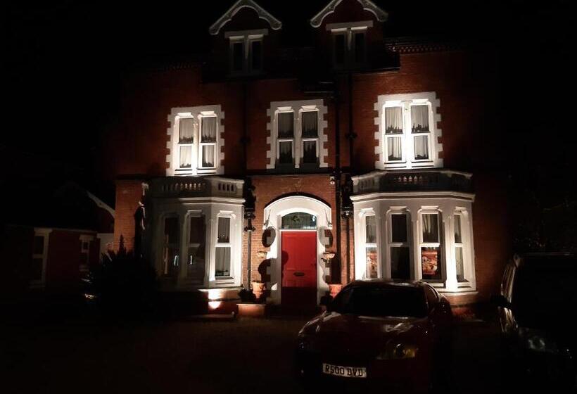 بنسيون The Russet House