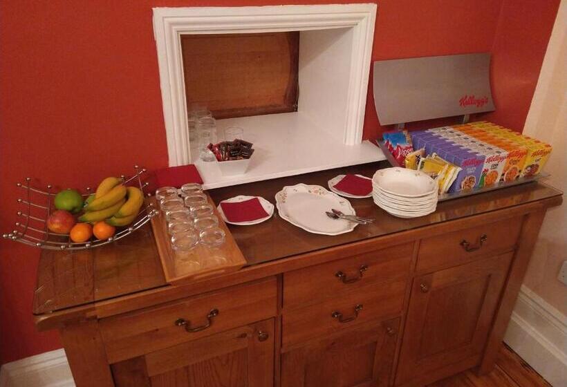 بنسيون The Russet House