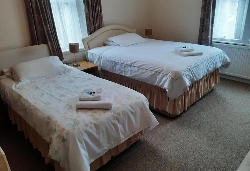 بنسيون The Russet House