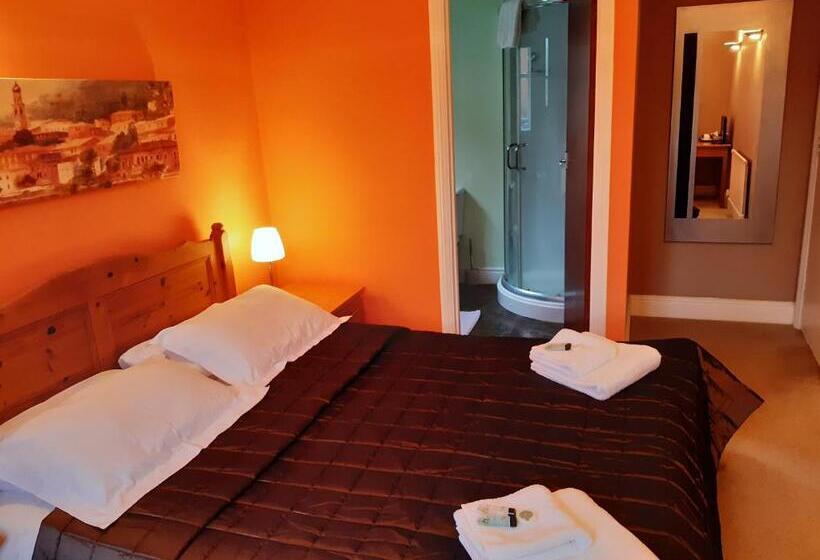 بنسيون The Russet House