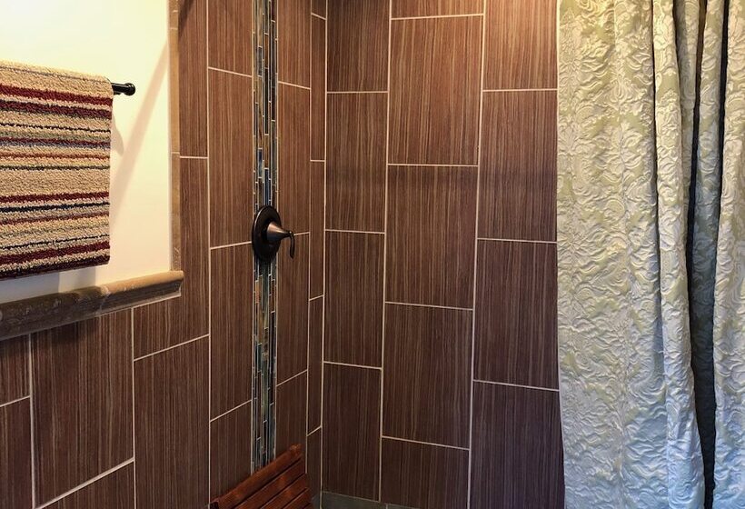 리조트 Heartwood Mountain Sanctuary