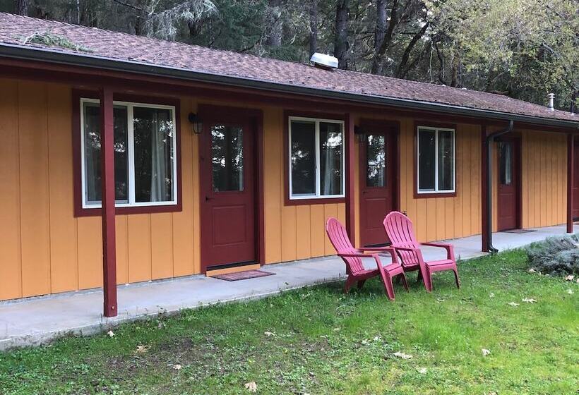 리조트 Heartwood Mountain Sanctuary