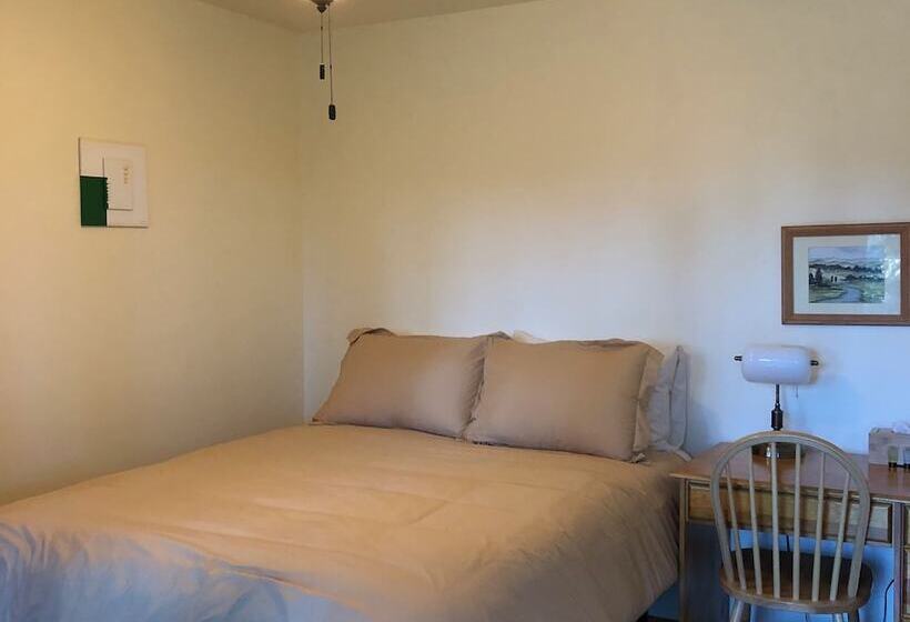 리조트 Heartwood Mountain Sanctuary